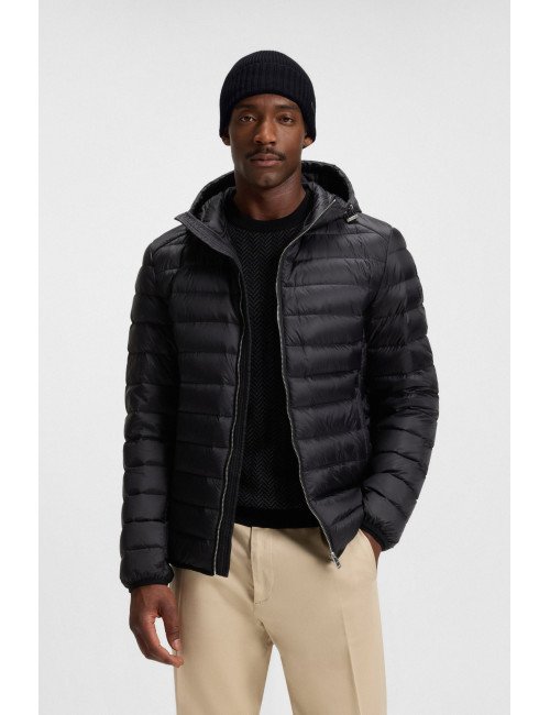 Bonnet en laine vierge avec plaque logotée